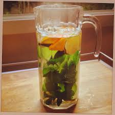 La Gourmandise Me Va Si Bien Le The Glace A La Menthe Du Jardin En 2020 The Glace A La Menthe The Glace Menthe