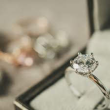 In this enquiry, i help a guy from madrid who is interested in purchasing a tiffany engagement ring at heathrow airport, tax free. Average Cost Of An Engagement Ring In Singapore 2021 Valuechampion Singapore