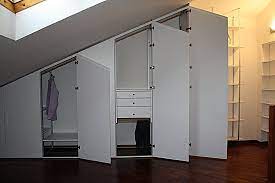 La mansarda vede coesistere un grande svantaggio e nello stesso tempo un interessante vantaggio rispetto ad un'abitazione tradizionale. Marcaclac Mobili Evoluti Armadi Mansarda