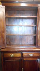 Large master bedroom with possibility 'bed extra large closet on a quiet garden view. Schmaler Bucherschrank Englisch Mahagoni Aufsatz Schrank Um 1890