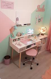 Chambre De Ma Fille Bureau Et Smile Maison Du Monde Chaise Conforama Lampe Plaque Murale Poubelle Crayons De Pa Girly Room Decor Kid Room Decor Pastel Room