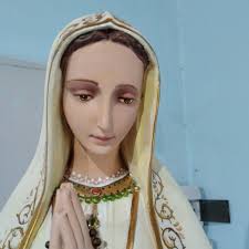 🙏 Cada 13 de mayo se conmemora un año más de la primera aparición de  Nuestra Señora de Fátima. Fue en esta fecha cuando Lucía y sus primos  dijeron haber visto por