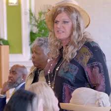 He has owned and operated a series of restaurants since he first became head chef of aubergine in 1993. Gordon Ramsay Is Completely Unrecognisable As He Dresses As A Woman With A Blonde Wig And Make Up Daily Mail Online