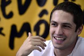 Gabriel Leone entra para o elenco do filme 'Ferrari', segundo site