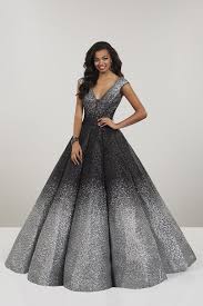 Glam Princess Gown Alert Stylish Trend Trendy Designer Fashiondiaries Fashionstyle Instastyle Lookoftheday Lo Ball Gowns Dresses Ball Gown Dresses