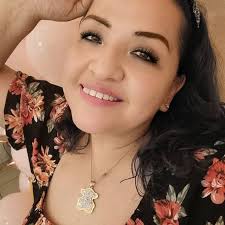 QEPD mi abuela la mejor de todas las abuelas del mundo. Gracias abuelita  por ser tan buena y siempre estar para nosotros, nunca se me va olvidar  cuando nos corrio mi papá