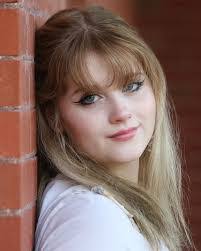 Ellen Mays's Instagram, Twitter & Facebook