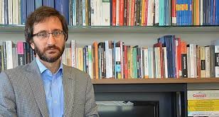 Fahrettin altun fatmanur altun ile evli. Son Gunlerde Gundemde Yer Alan Cumhurbaskanligi Iletisim Baskani Fahrettin Altun Kimdir Onedio Com