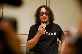 Medina released a lengthy facebook post with a photo of himself, sitting on a wheelchair and his middle finger aloft using his broken hand wrapped in bandages as a gesture of contempt against geisler in the wake of the incident. 5 Times Baron Geisler Made Headlines