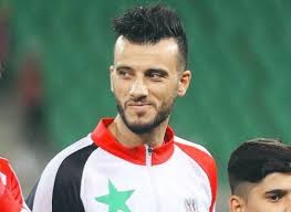 حاول اللاعب عمر السومة الاحتفاظ بخصوصية أسرته وعدم الإعلان عن أسماء وزوجته وأبنائه في البداية، ولكن فيما بعد صرح اللاعب بأسماء أولاده على مواقع التواصل الاجتماعي وأصبح ينشر صور تجمعهم بين حين وآخر. Ø¹Ù…Ø± Ø§Ù„Ø³ÙˆÙ…Ø© ÙŠØªØ¨Ø± Ø¹ Ø¨ 3 Ù…Ù„Ø§ÙŠÙŠÙ† Ù„ÙŠØ±Ø© Ø³ÙˆØ±ÙŠØ© Ù„Ù†Ø§Ø¯ÙŠ Ø§Ù„ÙØªÙˆ Ø© Ù…ÙˆÙ‚Ø¹ Ø¹Ø±Ø¨ÙŠ Ø£Ù…Ø±ÙŠÙƒÙŠ