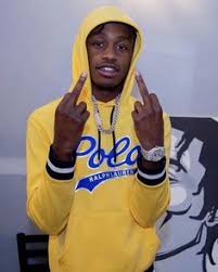 Lockscreen Roddy Ricch Iphone Wallpaper It is a breathtaking rendition by the astounding rapper. lockscreen roddy ricch iphone wallpaper