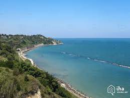 It is 150 feet from its private beach. Vermietung Francavilla Al Mare Fur Ihren Urlaub Mit Iha Privat