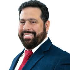 Lcdo. Adrián R. Linares Palacios