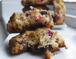 Biscuits Canneberges Choco Noix Jasmine Cuisine In 2020 Desserts Food Krispie Treats