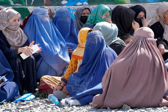The Taliban says women in Afghanistan must wear head-to-toe clothing in  public : NPR