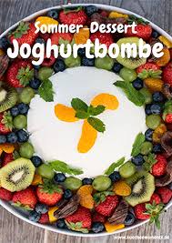 Joghurtbombe Im Fruchtbeet Kuchenmomente Rezept Joghurtbombe Sommer Dessert Dessert
