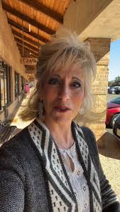 Valentine’s Day Sales at the Plaza . Come shop with us for great deals for  you or your sweetheart or someone you just love and I have Cupcakes !!!