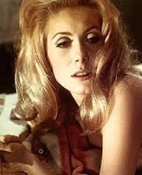 Renée simonot was born on september 10, 1911 in le havre, france as renée jeanne deneuve. Catherine Deneuve Film Rezensionen De