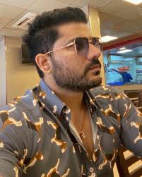 Bio-Data for Girl Name: Anmol Loomba DOB: 4th February 1999 TOB: 3:15 pm  POB: Chandigarh Height: 5'4 ft Complexion: Fair Education Qualification:  Bachelor of Optometry from Chandigarh. Diet: Veg Father's name: Vikram