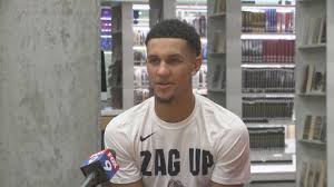 Jul 22, 2021 · jalen suggs was the first athlete in minnesota history to be named mr. Choosing Hoops Over Football The Right Choice For Jalen Suggs Kare11 Com