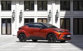 Vehículo en perfecto estado de uso interno del concesionario, sensores de parking delanteros y traseros, llantas de. El Renovado Toyota C Hr 2020 Ya Tiene Precios En Espana