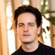 Esther Luk's Instagram, Twitter & Facebook