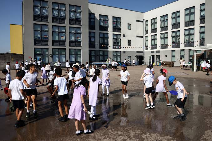 Not cool at school: Europe's classrooms struggle with the heat | Reuters