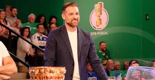 Christoph — may refer to: Christoph Metzelder Christoph Metzelder