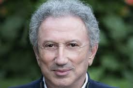 Michel drucker en fera un livre, lui même adapté au cinéma. Pour Michel Drucker Laurent Delahousse N Est Pas Un Mec Bien