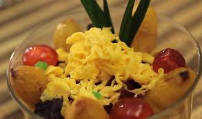 Sejarahnya puding ini dihidangkan untuk keluarga diraja negeri pahang. Resepi Puding Raja Kelantan