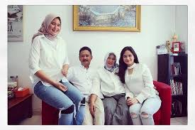 A melodious voice does not necessarily makes adina (tissa biani) a member of her school's qasidah team. Profil Terlengkap Tissa Biani Azzahra Agama Pendidikan Perjalanan Karier Pacar Atau Kekasih Masa Kecil Dan Keluarga Akun Instagram Hingga Foto Terbarunya Dont Sad