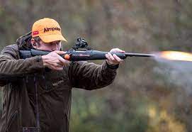 Les fusils de chasse sont principalement utilisés pour la chasse aux oiseaux et autres petits gibiers. Que Provoque Un Coup De Fusil Sur L Oreille Du Chasseur Chassons Com