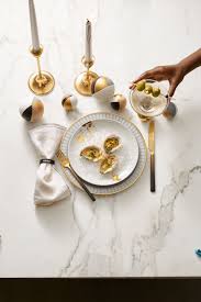 Gold plastic table cover product details: 53 Diy Christmas Table Settings And Decorations Centerpieces Ideas For Your Christmas Table