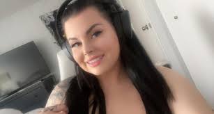 Goodmorning everyone, Come check out my stream I'm playing Hogwarts Legacy  at the moment then switching to DBD later