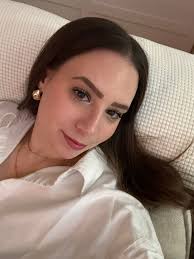 My name is Arthur Sangster and I am a queer artist who just graduated from  Milwaukee institute of Art and Design. I am looking a room around 450 to  500 for either