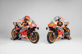Rules for 2012 allowed motorcycles up to 1,000 cc (61 cu in) in capacity, with a limit of 4 cylinders and a maximum 81mm cylinder bore. Repsol Honda S 2021 Studio Photos Box Repsol