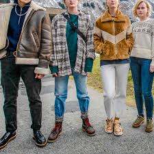 Ragnarok, série criada por adam price e que teve seu início em 2020, acompanha a jornada de magne (david stakston), um jovem, até então, comum que se muda para a pacata cidade de edda. Meet The Young Cast Of Netflix Super New Show Ragnarok
