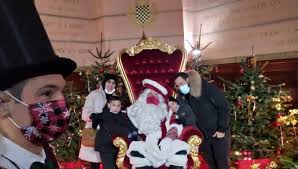 A Dreux, un comédien heureux de jouer au Père Noël