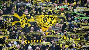 Kgaa's economic indicators reveal that bvb will be generating revenue of €305 million (us$408 million) from september 2012 to august 2013. Fans Des Bvb Mit Besonderer Choreo Beim Frankfurt Spiel Bvb