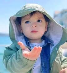 معلومات عن خالد جان 💙 بطل التفاح الحرام🍎 إسمه الحقيقي :كوزي جيزر . تاريخ  الميلاد:19أفريل 2019. الولادة إسطنبول تركيا. العمر:6سنوات . لون العيون:بني.  بدأ مشوراه الفني 2019 بمشاركته في مسلسل التفاح الحرام