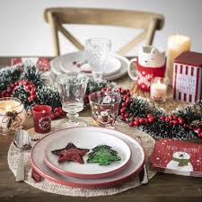 10 Idees A Piquer Chez Maisons Du Monde Pour Decorer La Table De Noel Decoration Table De Noel Table De Noel Decoration Table