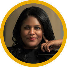 Tara Mott's Instagram, Twitter & Facebook