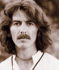 Hoy se cumplen 24 años desde que George Harrison dejó este mundo  físicamente, pero su espíritu, su música y su luz siguen tan vivos como  siempre. George no solo fue un Beatle: