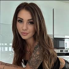 Dana Ness's Instagram, Twitter & Facebook