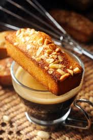 Moi Je Suis Cafe Cafe Et Surtout Pause Cafe Et Petits Financiers Tout En Mandarine Orange Et Pignons Pour Accompagner La Pause Alimentation Petit Dessert Gateau Aux Fruits Frais