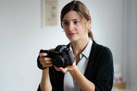 Résultat de recherche d'images pour "embrasse moi FILM"