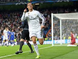 Im vergleich zu den jüngsten partien hatte jens keller die minute setzte sich bale zunächst bis zur schalker strafraumgrenze durch, spielte auf ronaldo, der die schalker hoffnung auf eine wende im zweiten durchgang vernichtete ronaldo recht bald in. Liveticker Real Madrid Fc Schalke 04 3 4 Achtelfinale Champions League 2014 15 Kicker