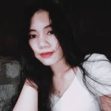 Lucy Burks's Instagram, Twitter & Facebook