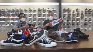 Sebanyak 1 lowongan kerja pabrik sepatu tangerang dan yang berhubungan dengan loker pabrik sepatu, rekrutmen pabrik sepatu, peluang kerja pabrik sepatu, peluang berkarir pabrik sepatu, pekerjaan pabrik sepatu. Pabrik Sepatu Aero Di Klaten Untung Besar Saat Pandemi Ini Kiat Suksesnya Suara Surakarta