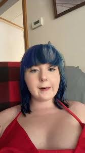 Cora Mcneil's Instagram, Twitter & Facebook